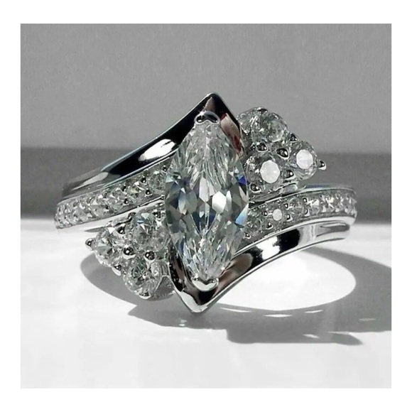 925 SILVER PLATED ZIRCON RING - Picture 3 of 5